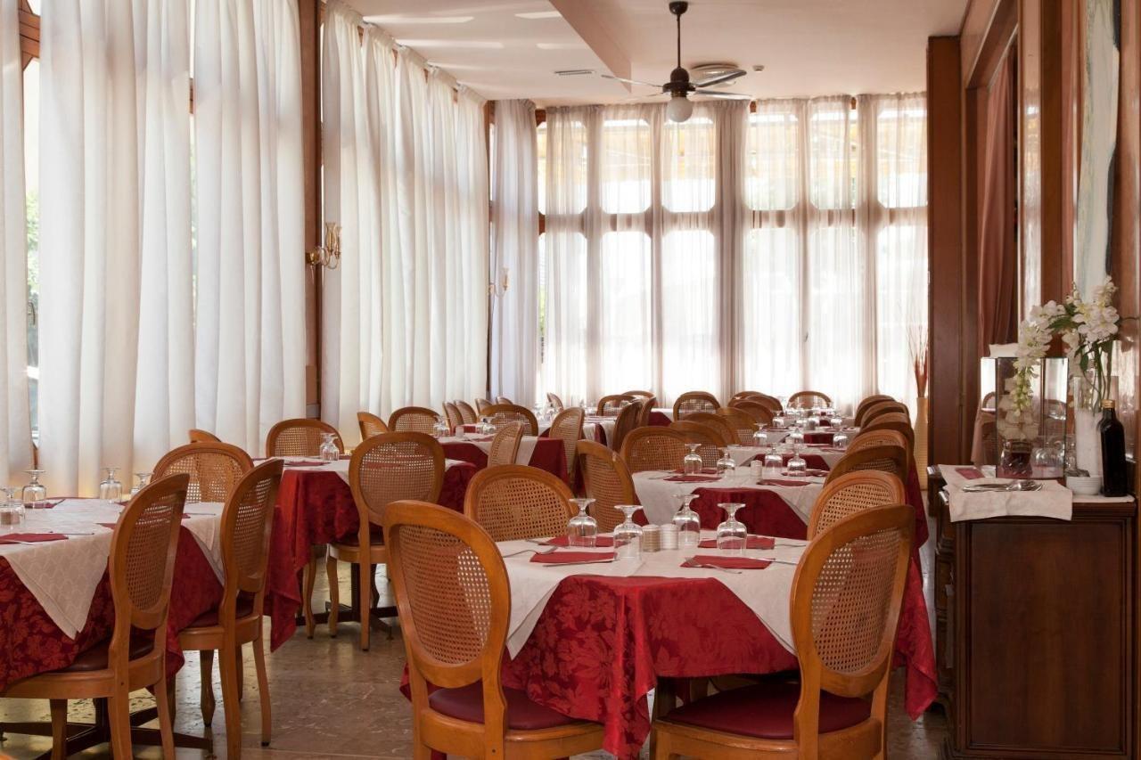 Hotel Amalfi Лидо-ди-Езоло Экстерьер фото