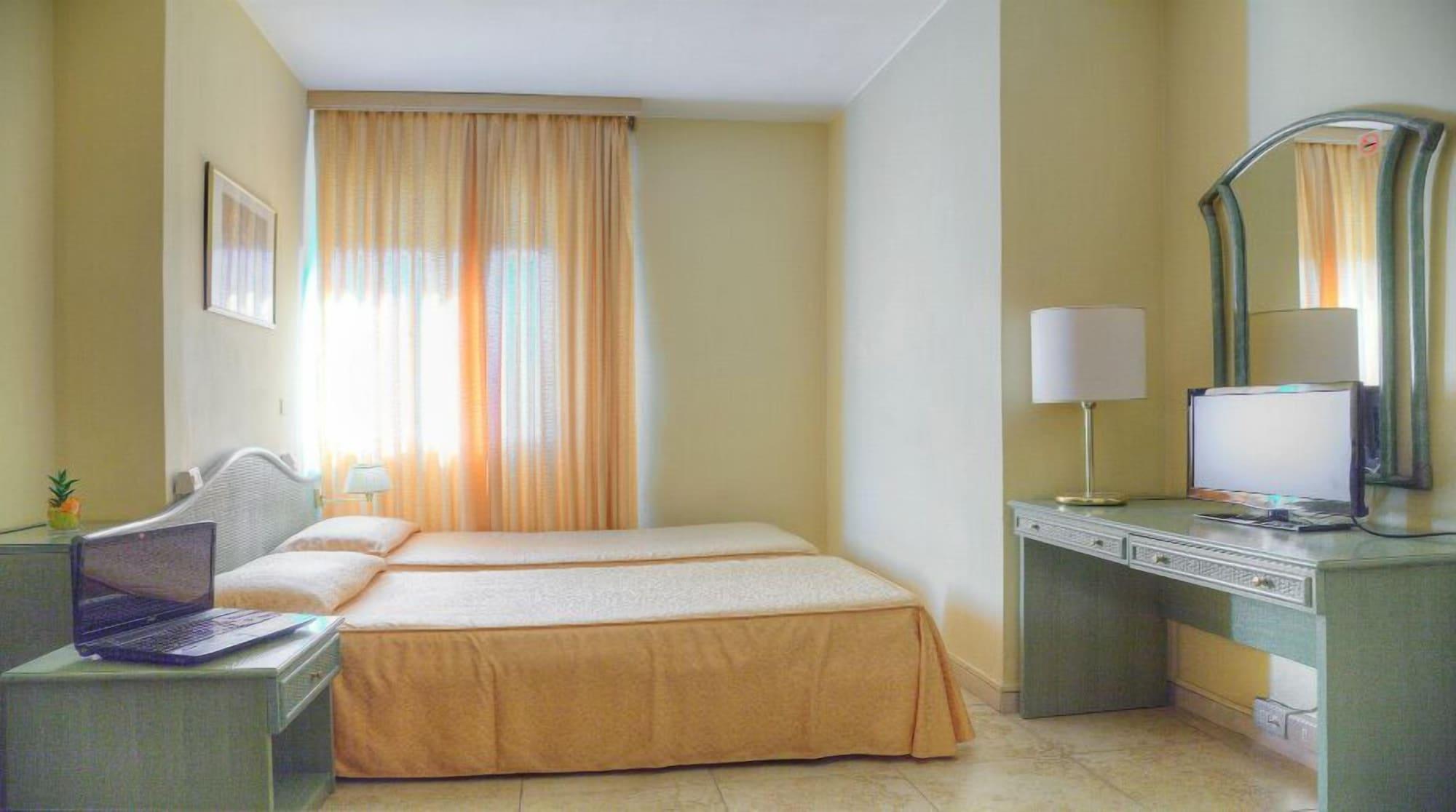 Hotel Amalfi Лидо-ди-Езоло Экстерьер фото