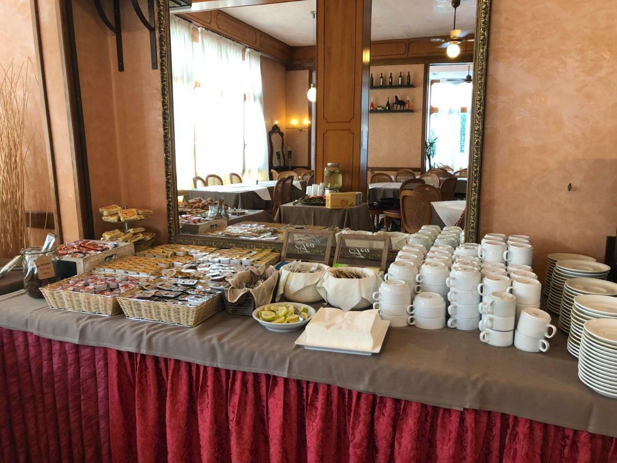Hotel Amalfi Лидо-ди-Езоло Экстерьер фото